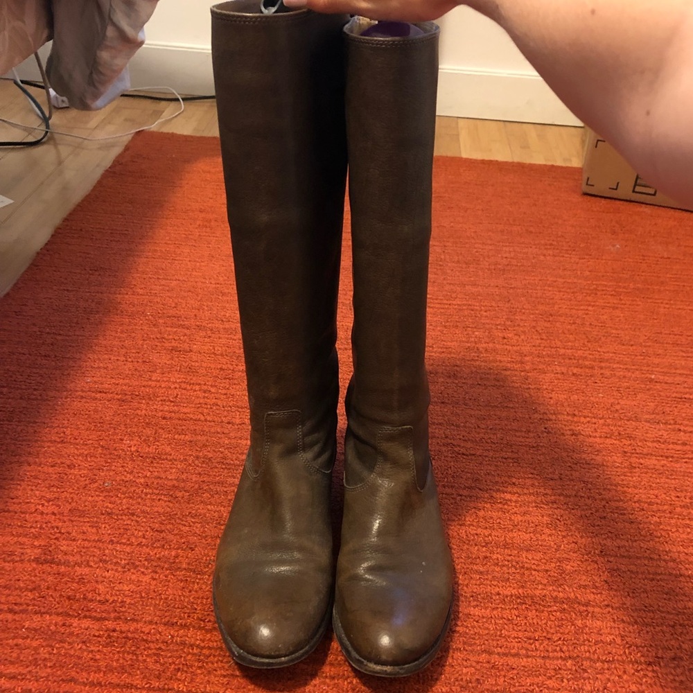 Frye women’s Melissa back zip boots